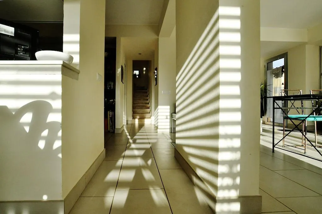 Bed and Breakfast Art House Quartu - Margine Rosso Quartu SantʼElena 3*,