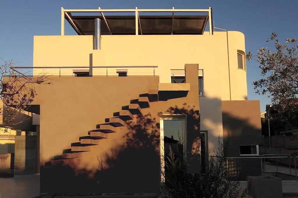 Bed and Breakfast Art House Quartu - Margine Rosso Quartu SantʼElena 3*,  Italien